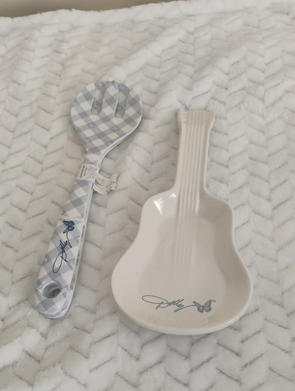Dolley Blue Plaid Serving Spoon and White Guitar Spoon Rest Set